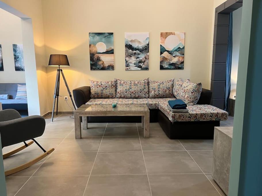 Spacious And Beautiful House Πειραιάς Εξωτερικό φωτογραφία